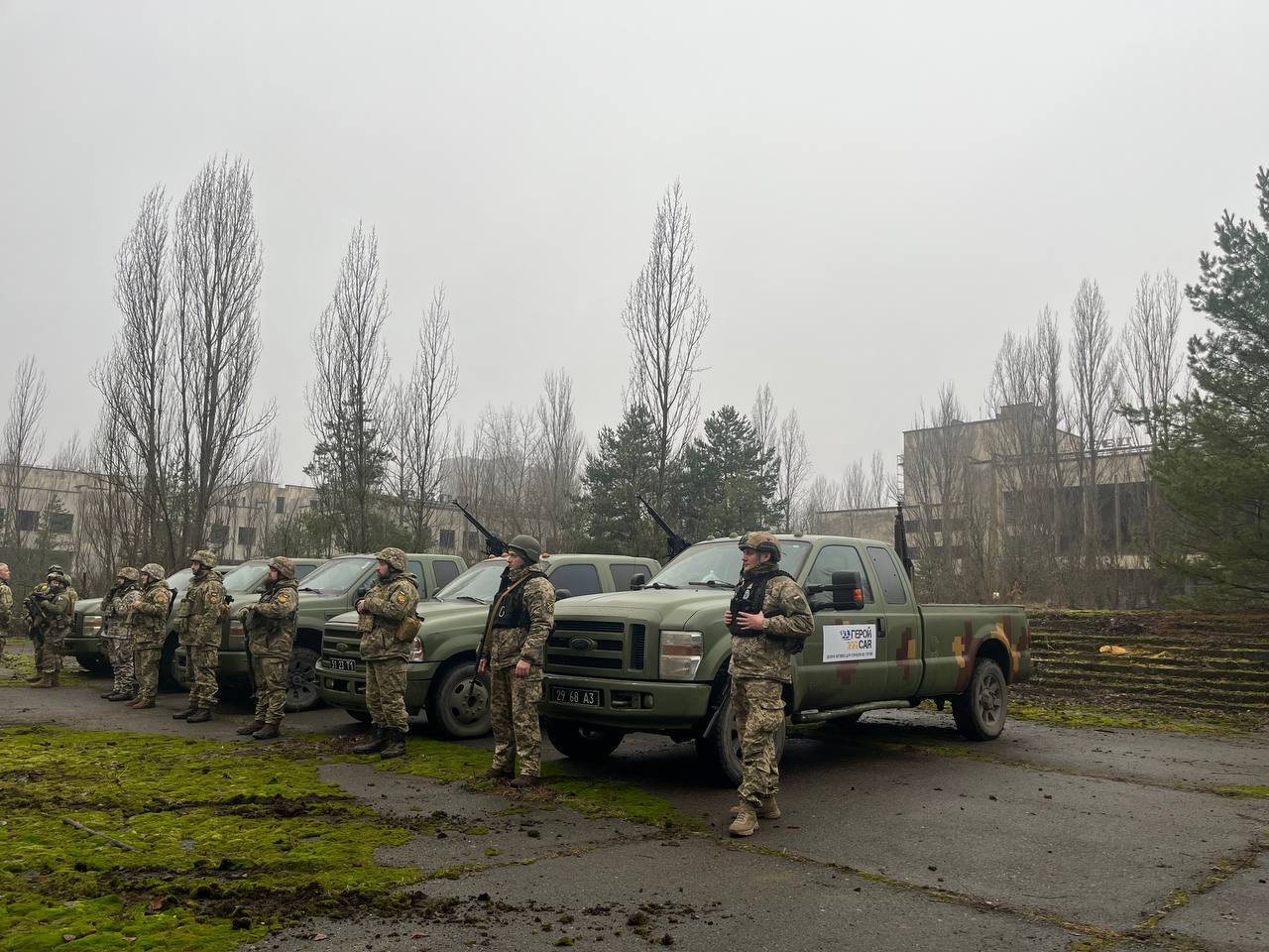 ГЕРОЙCAR передали ЗСУ 15 пікапів, які стануть на захист неба Києва 