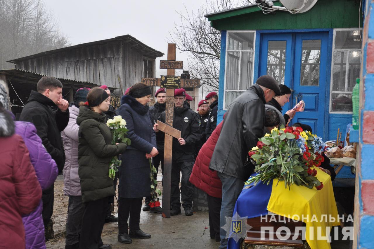 Родные погибшего старшего оперуполномоченного по особо важным делам ДВБ НП