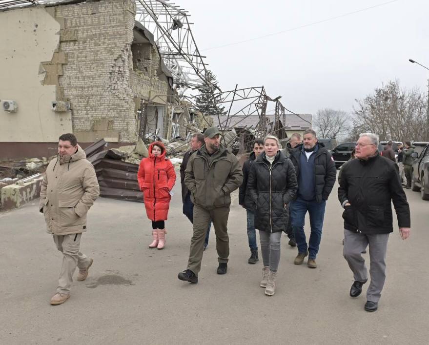 В Изюме в Харьковской области побывали генерал армии США Келлог с американскими военными. Фото