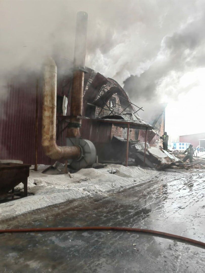 Под Москвой прогремел взрыв на металлургическом заводе, вспыхнул мощный пожар. Фото