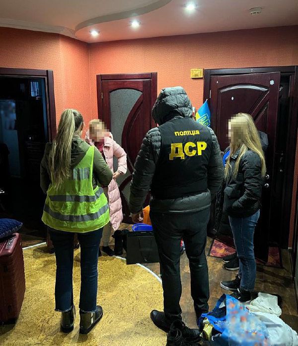 В Киеве брат и сестра наладили схему переправки призывников через границу. Фото