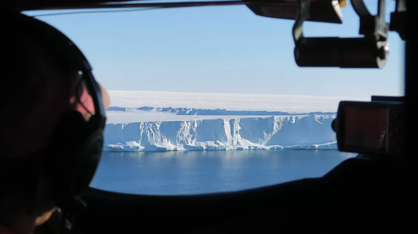 В Антарктиці відколовся айсберг завбільшки з Лондон. Фото 