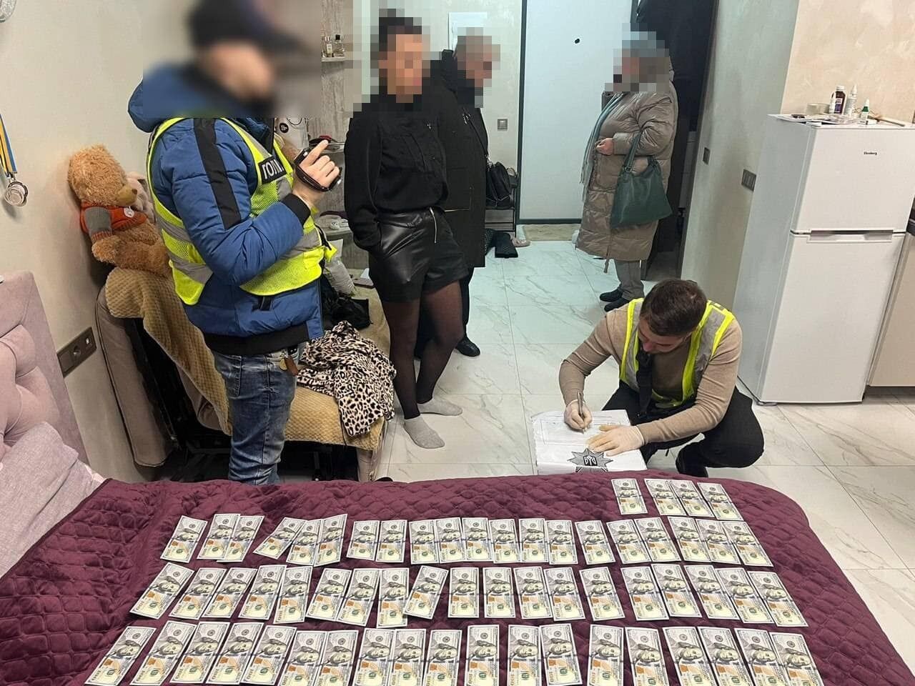 Полицейские Киева изъяли у наркоторговцев кокаин на 4 млн грн. Фото и видео