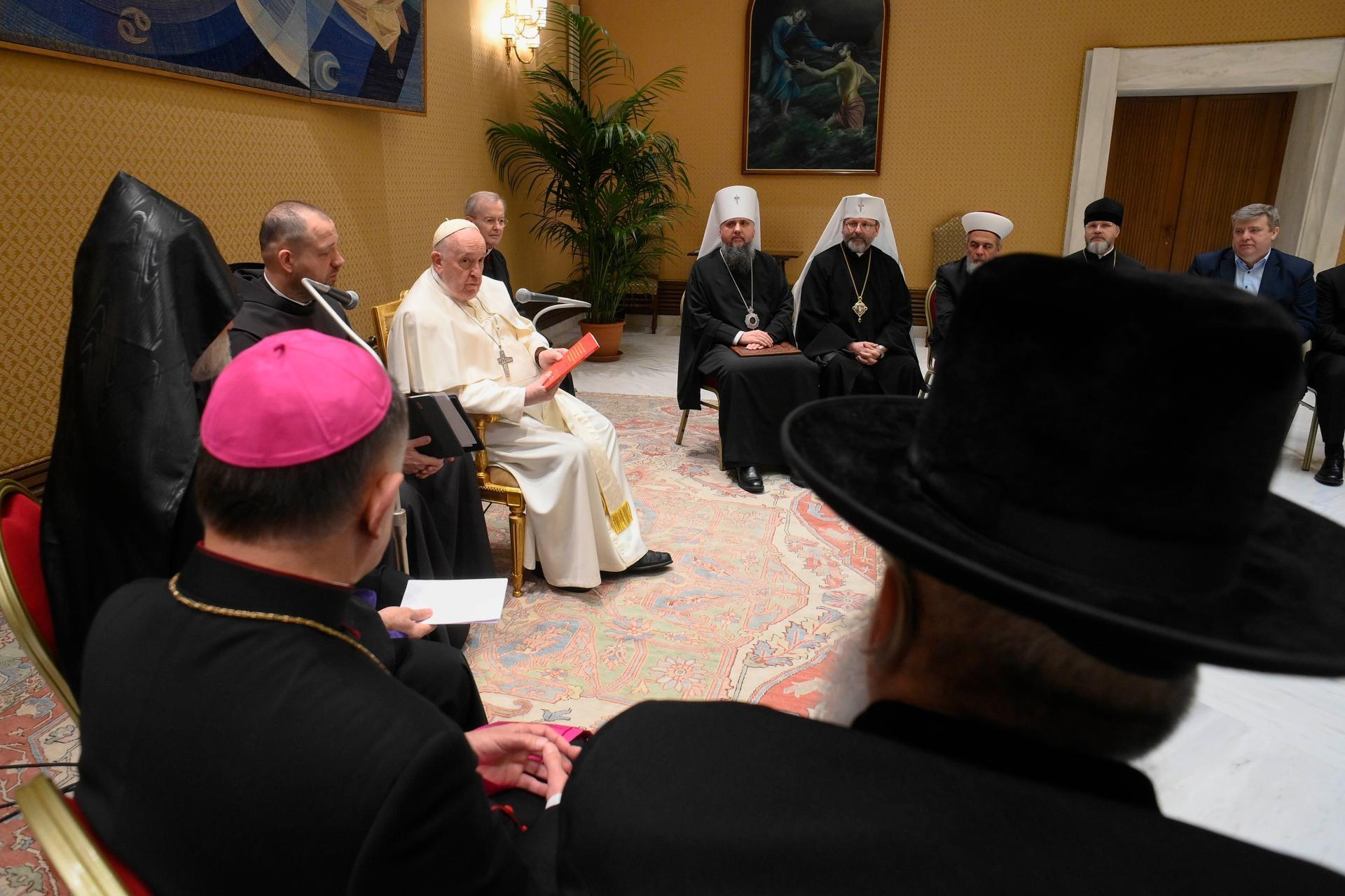 Митрополит Епіфаній зустрівся з Папою Франциском і закликав до спільної молитви за мир 24 лютого. Фото 
