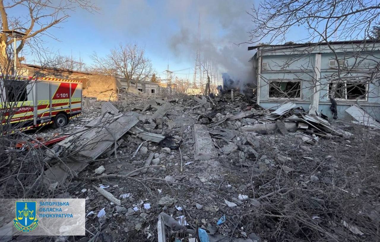 Оккупанты ночью обстреляли Славянск и ударили по Запорожской области: поврежден объект энергетической инфраструктуры. Фото