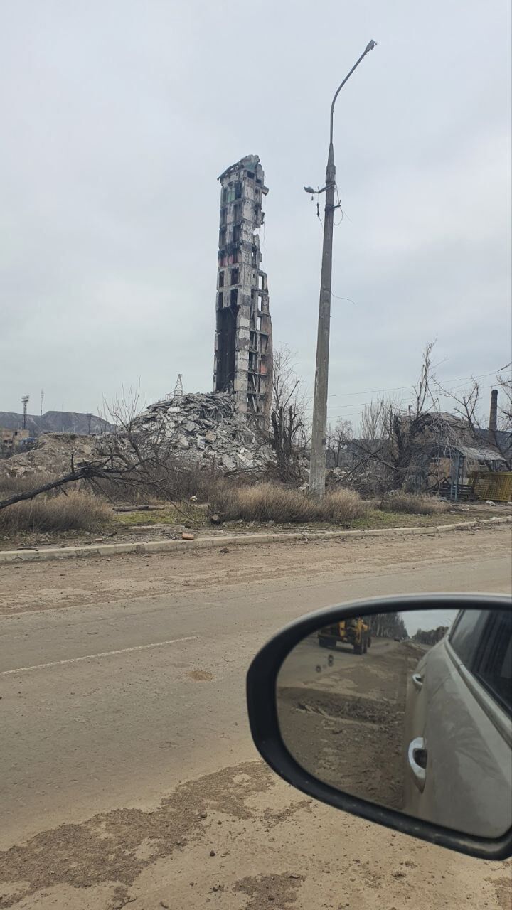 Все, что осталось от многоэтажки: в сети показали апокалиптическое фото из Мариуполя