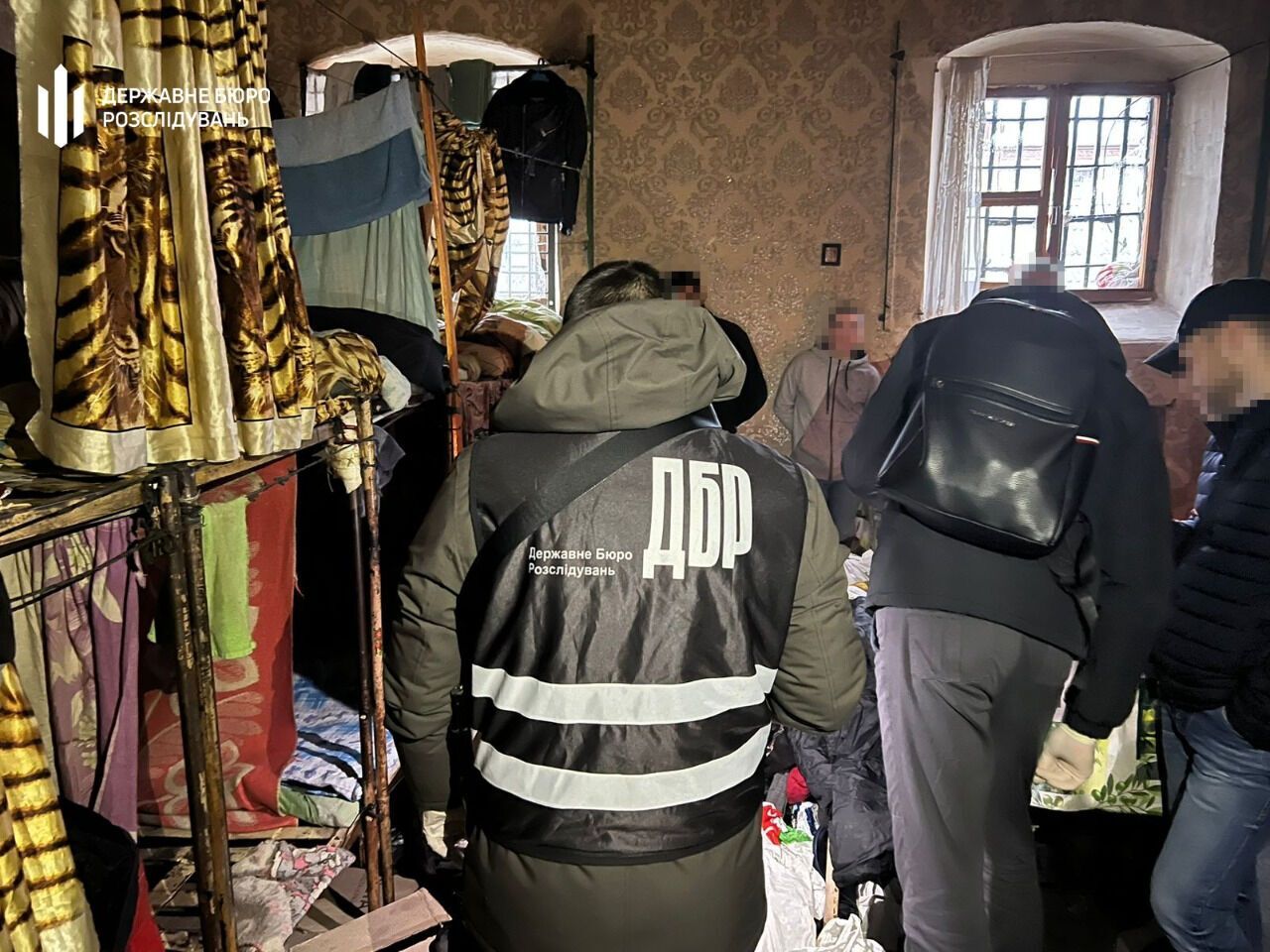 Викрили схему постачання наркотиків до Київського СІЗО, яку ''кришували'' співробітники установи. Фото та відео