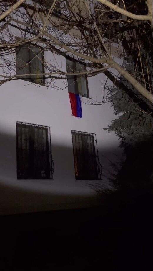 "Мелитополь ждет ВСУ": партизаны устроили смелое световое шоу возле оккупационной администрации. Видео