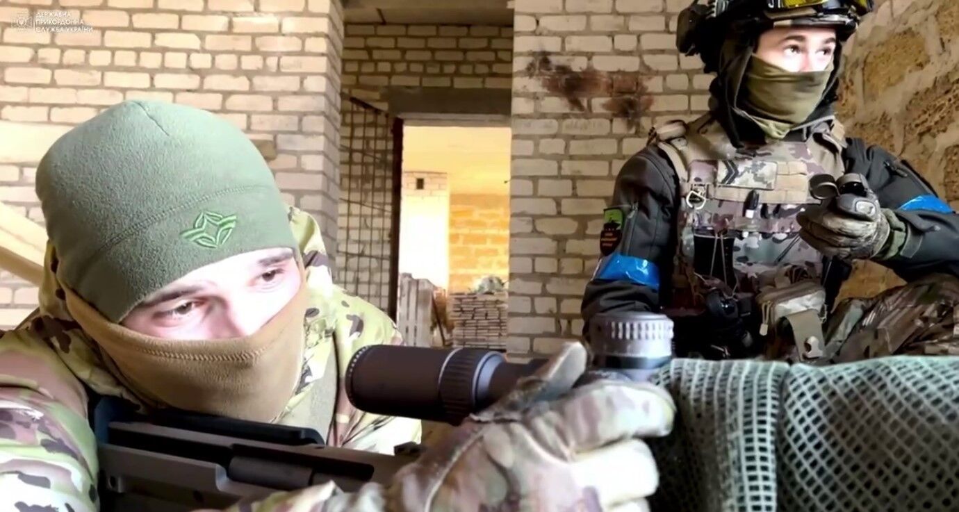 Украинские снайперы "Опер" и "Кузя" показали, как вместе охотятся на оккупантов: видео