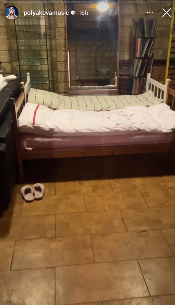 "Два дня спали в подвале": Оля Полякова показала, как оборудовала укрытие в шикарном особняке. Фото 