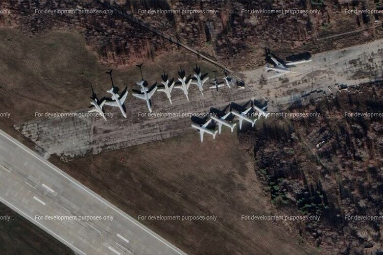 У Росії хочуть добудувати бомбардувальники із радянських "заготовок" через брак авіації – ЗМІ 