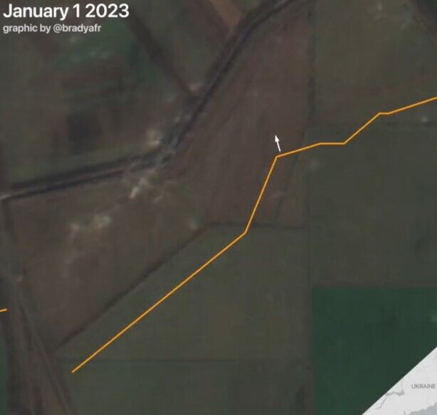 Войска РФ в оккупированном Крыму вырыли новые траншеи в 10 км от Херсонщины. Спутниковые фото