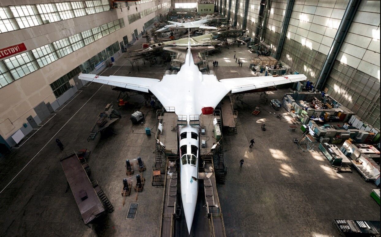 У Росії хочуть добудувати бомбардувальники із радянських ''заготовок'' через брак авіації – ЗМІ 