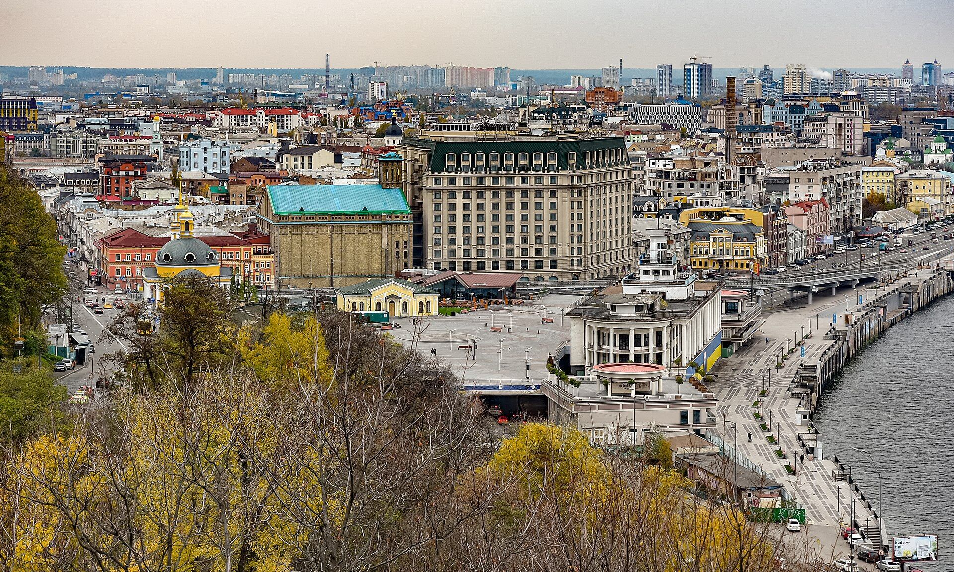 В сети показали, как выглядела одна из самых древних площадей Киева в 1890-х годах. Старинная открытка