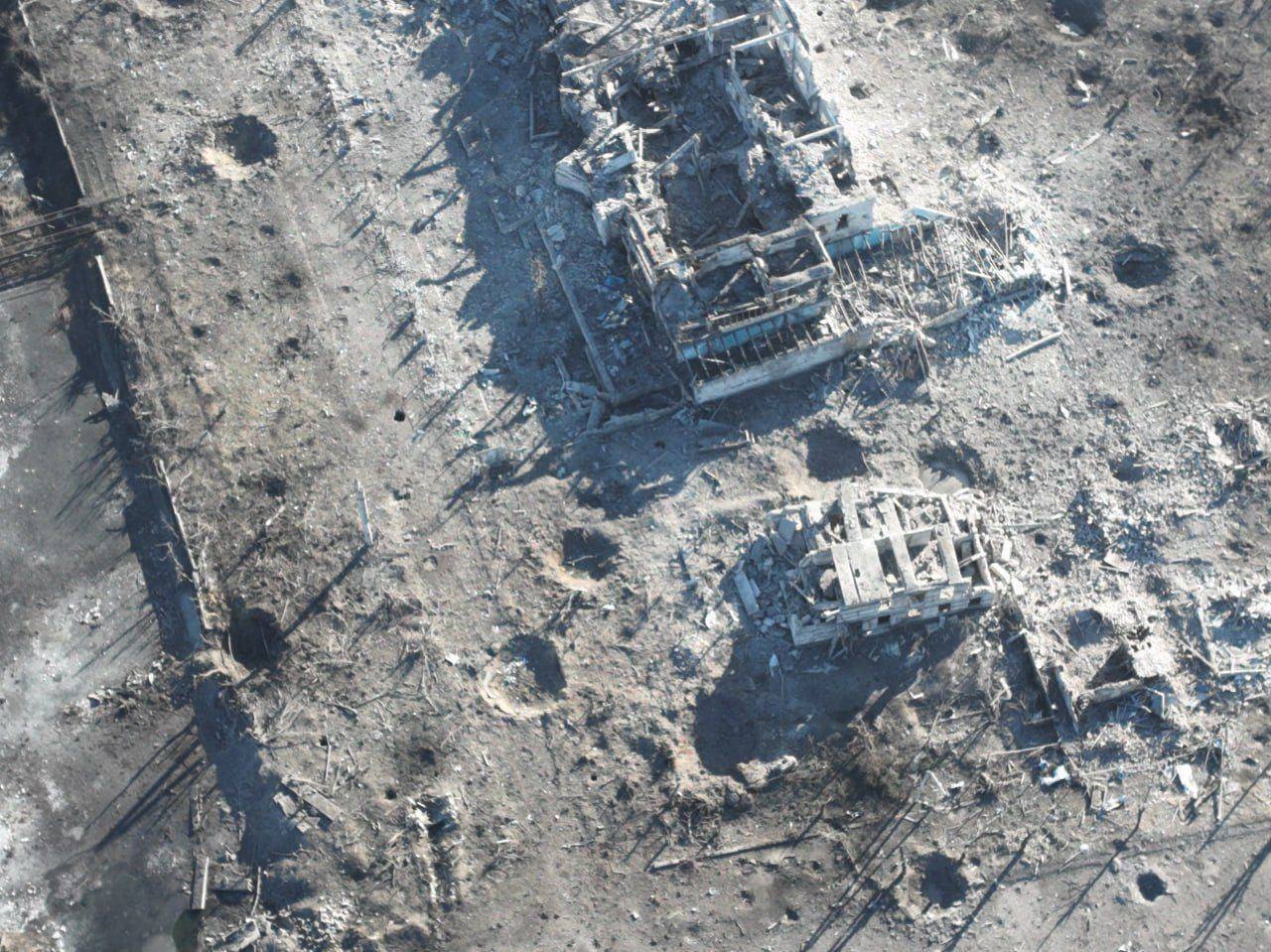 "Марьинка, которой больше нет": появились новые фото разрушенного оккупантами города, снятые с высоты