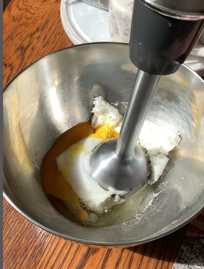 Сир із яйцем і цукром