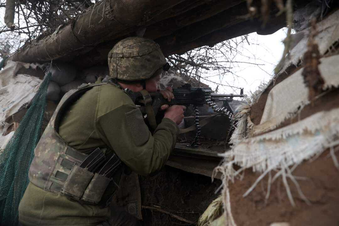 Войска РФ ведут наступление на Лиманском и Бахмутском направлениях, неся большие потери: есть угроза ракетных ударов – Генштаб