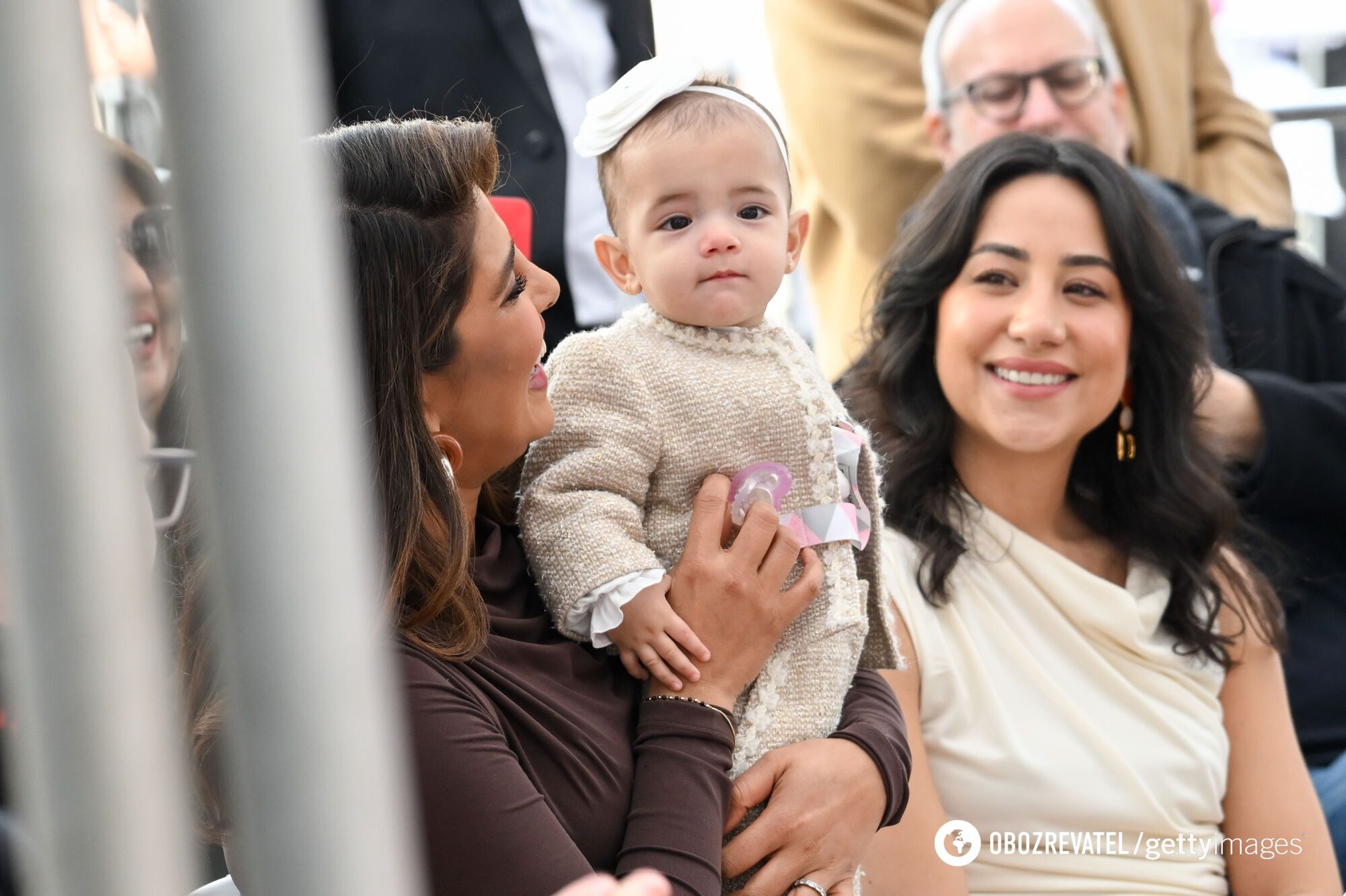 Пріянка Чопра та Нік Джонас уперше з'явилися на публіці зі своєю 1-річною донечкою. Фото