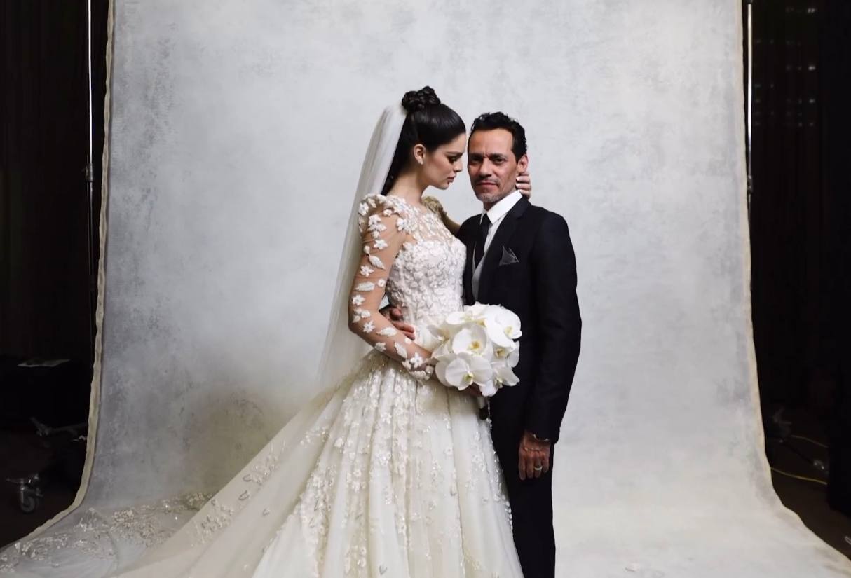 Экс-муж Лопес не сдержал слез, когда увидел свою 23-летнюю избранницу в свадебном платье. Трогательное видео с церемонии