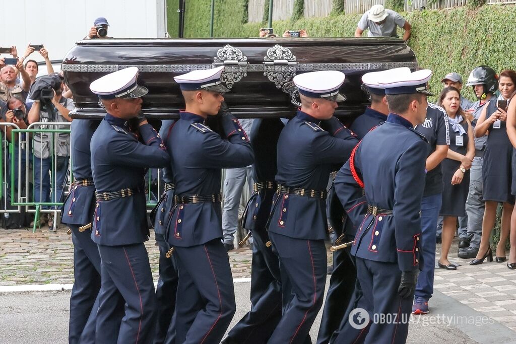 Пеле похоронили на необычном кладбище: как прошло прощание с Королем футбола. Фото