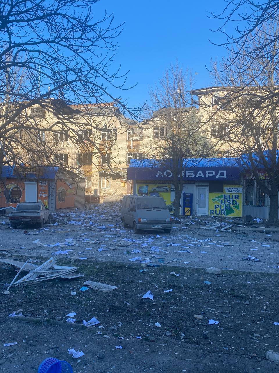 Втрати сягають кількох десятків: з’явилися кадри з місця удару по комендатурі окупантів у Василівці