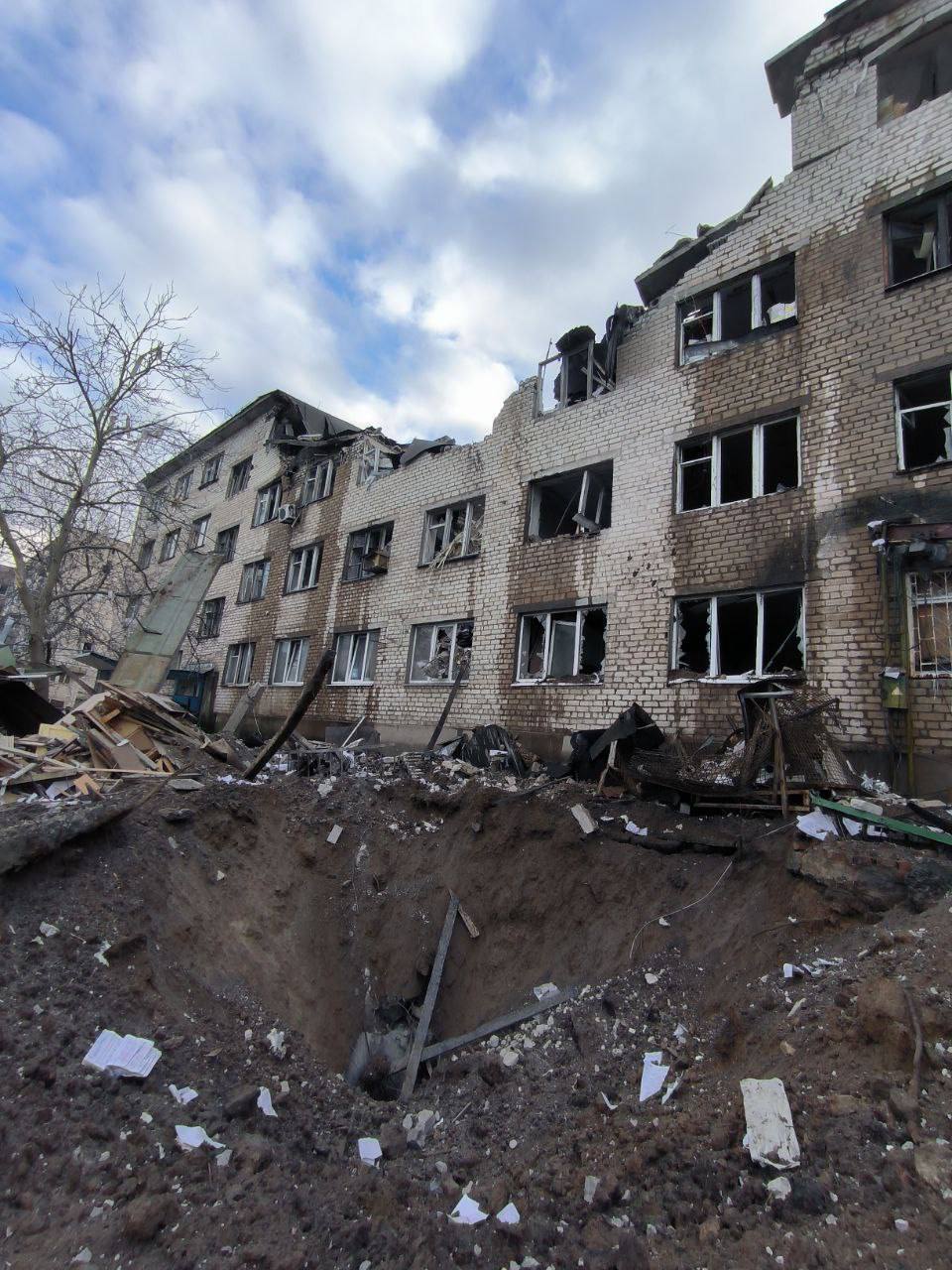 Втрати сягають кількох десятків: з’явилися кадри з місця удару по комендатурі окупантів у Василівці