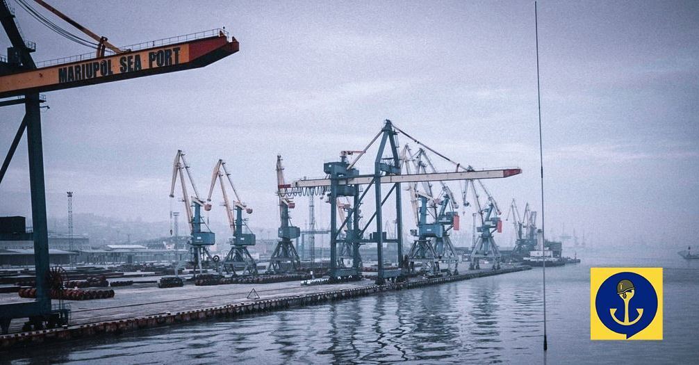 Окупанти перетворюють морський порт у Маріуполі на військову базу: спливли подробиці