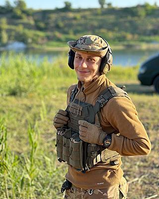 Был в аду, но шел на штурм с улыбкой: 21-летний воин-тайбоксер "Азова" погиб в боях за Бахмут