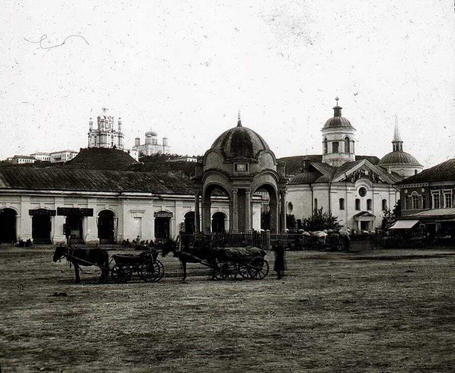 В сети показали, как выглядела Контрактовая площадь в Киеве в 1860-х годах. Уникальное фото