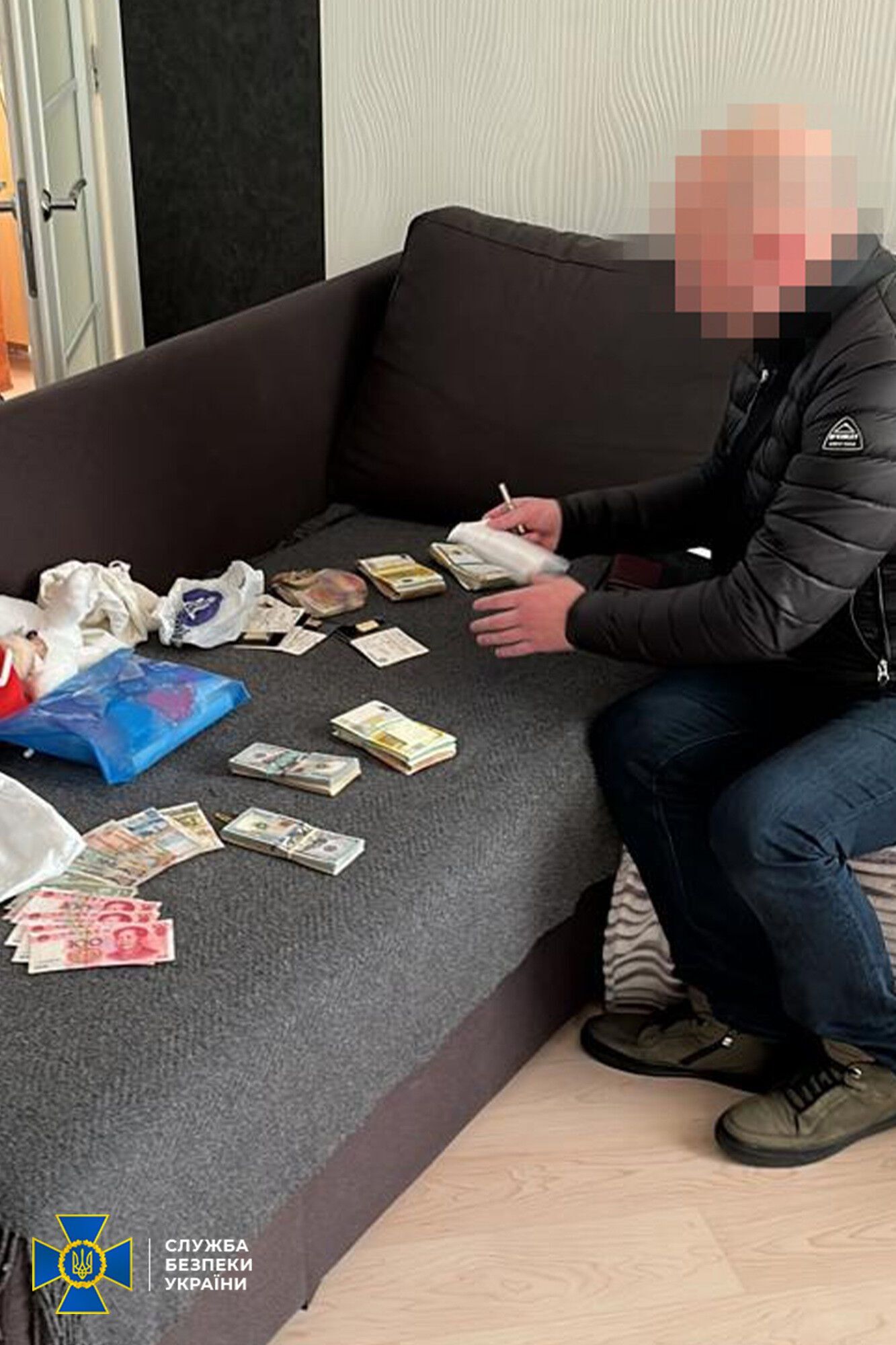 СБУ затримала заступника глави Одеської ОВА, який збирався "відмазати" підлеглого від тюрми за $35 тис. Фото 
