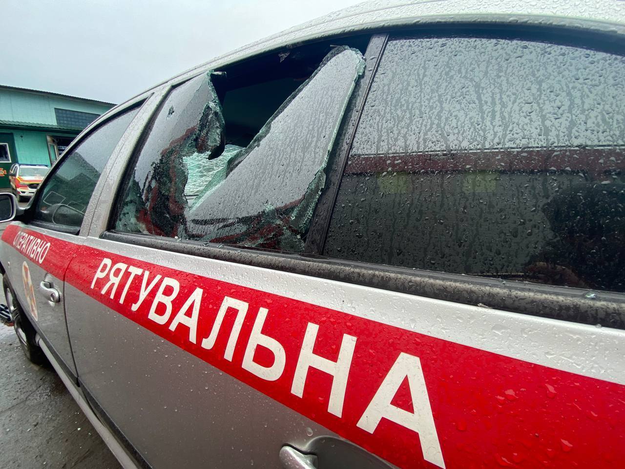 Войска РФ ударили по пожарной части в Херсоне: один человек погиб, четверо ранены. Фото