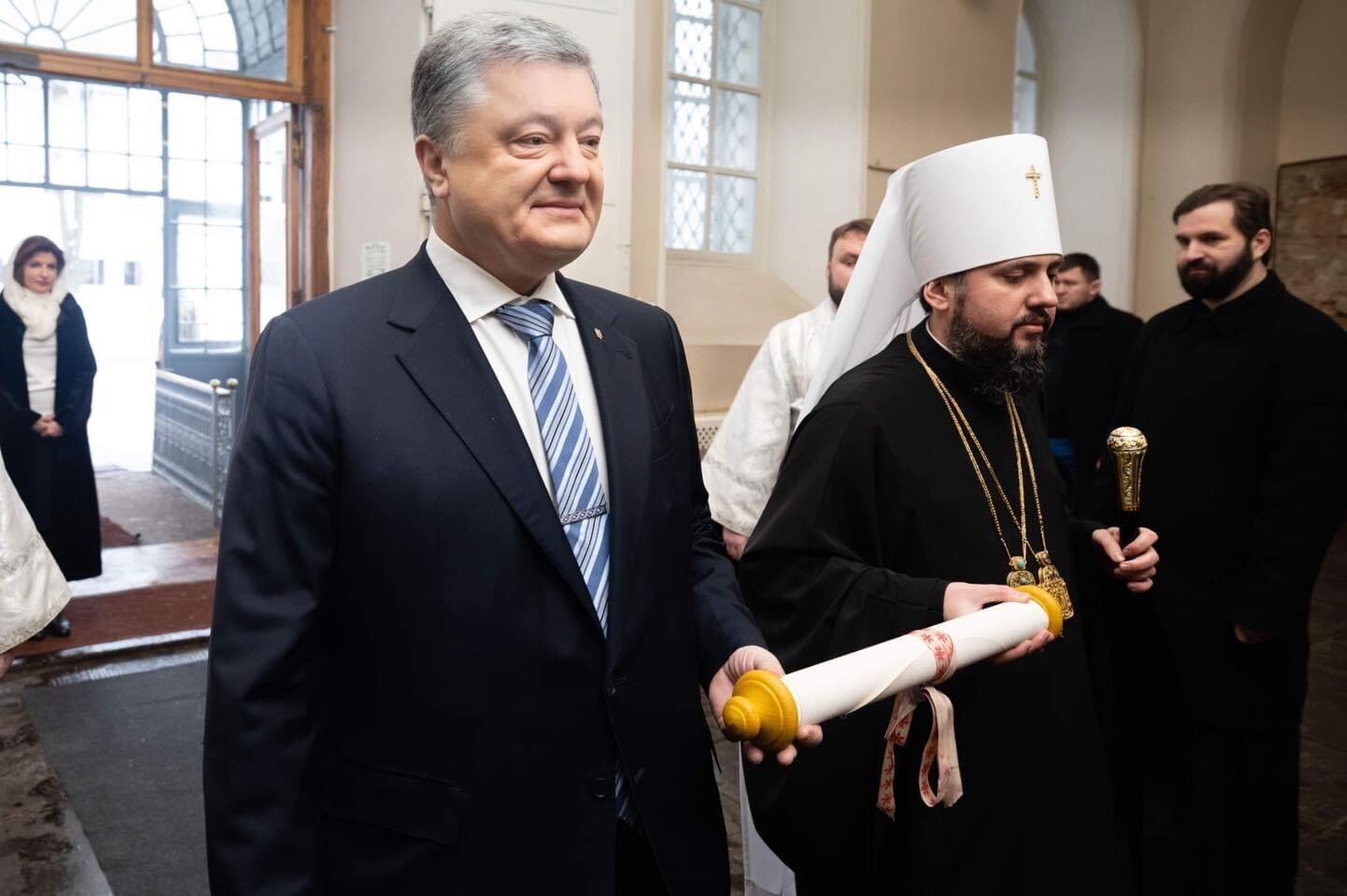 "Украинская молитва звучит в Лавре, все становится на свои места": Порошенко поздравил украинцев с Рождеством