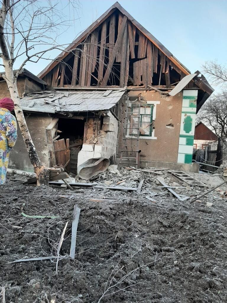Российская армия уничтожает дома мирных жителей Донецкой области