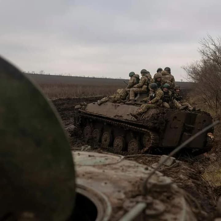 ВСУ дали отпор войскам Путина в районе Стельмаховки и Соледара, сбиты три вертолета и три БПЛА врага – Генштаб