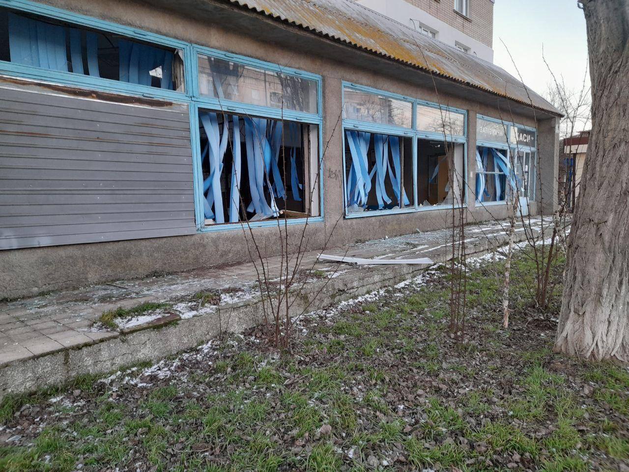 Окупанти вдарили по Очакову: 15 людей отримали поранення, серед них – дворічна дитина. Фото й відео