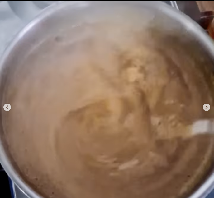 Вкуснее сгущенки: как приготовить соус тофи для десертов