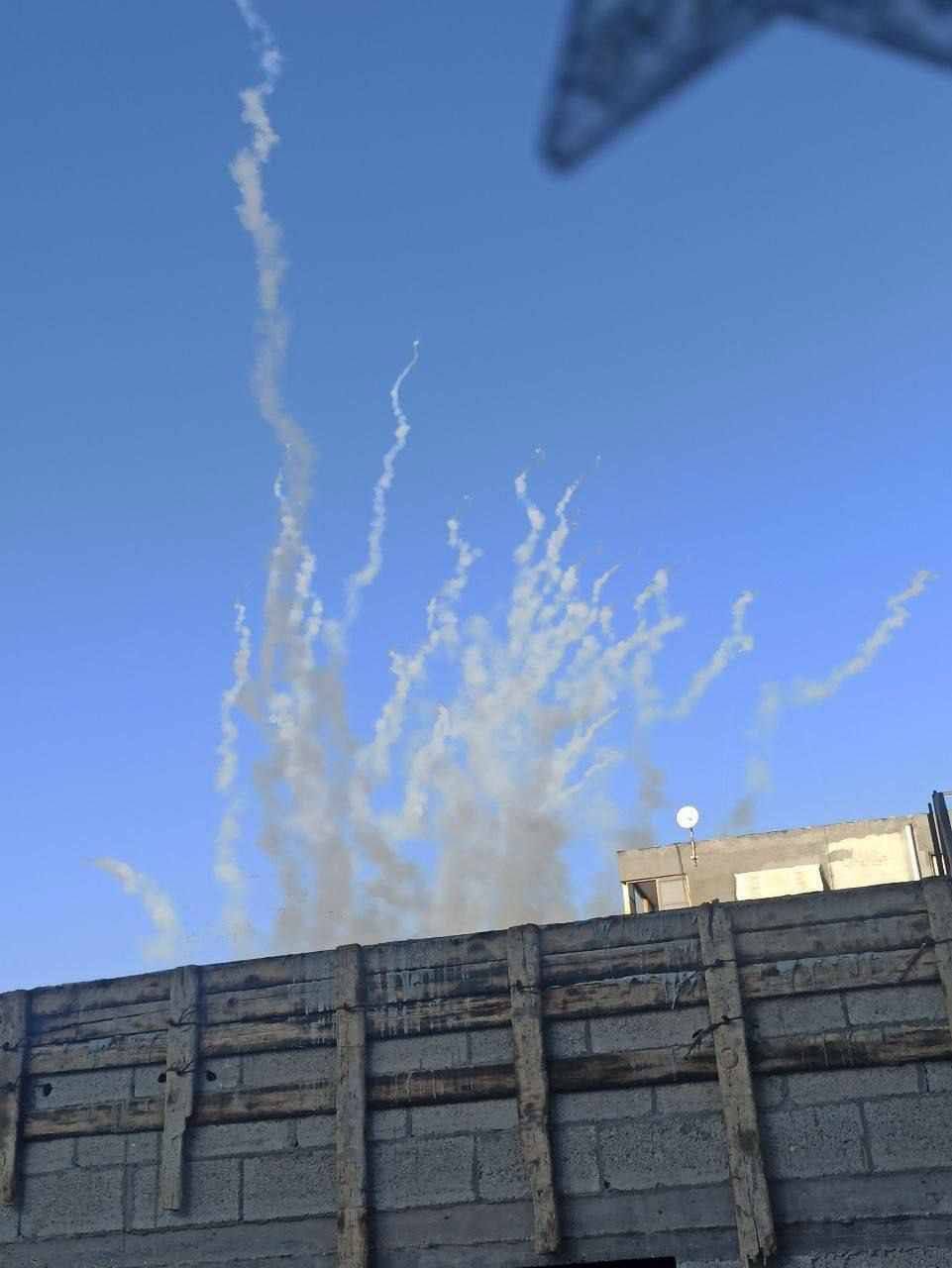 Терористи ХАМАС масовано обстріляли ракетами ізраїльське місто Ашкелон. Фото і відео