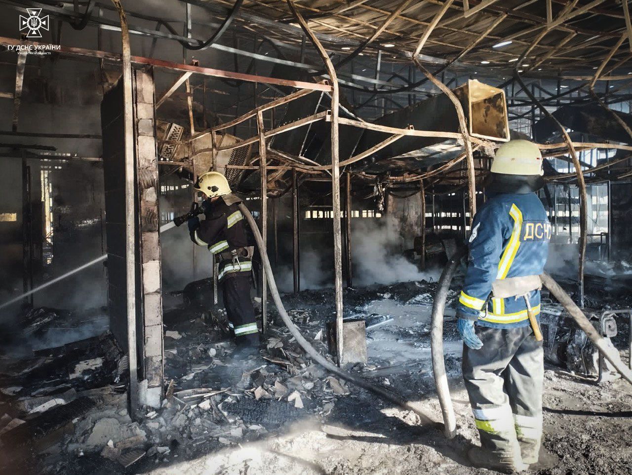 На Київщині сталась масштабна пожежа в будівлі, де вирощували гриби. Фото і подробиці