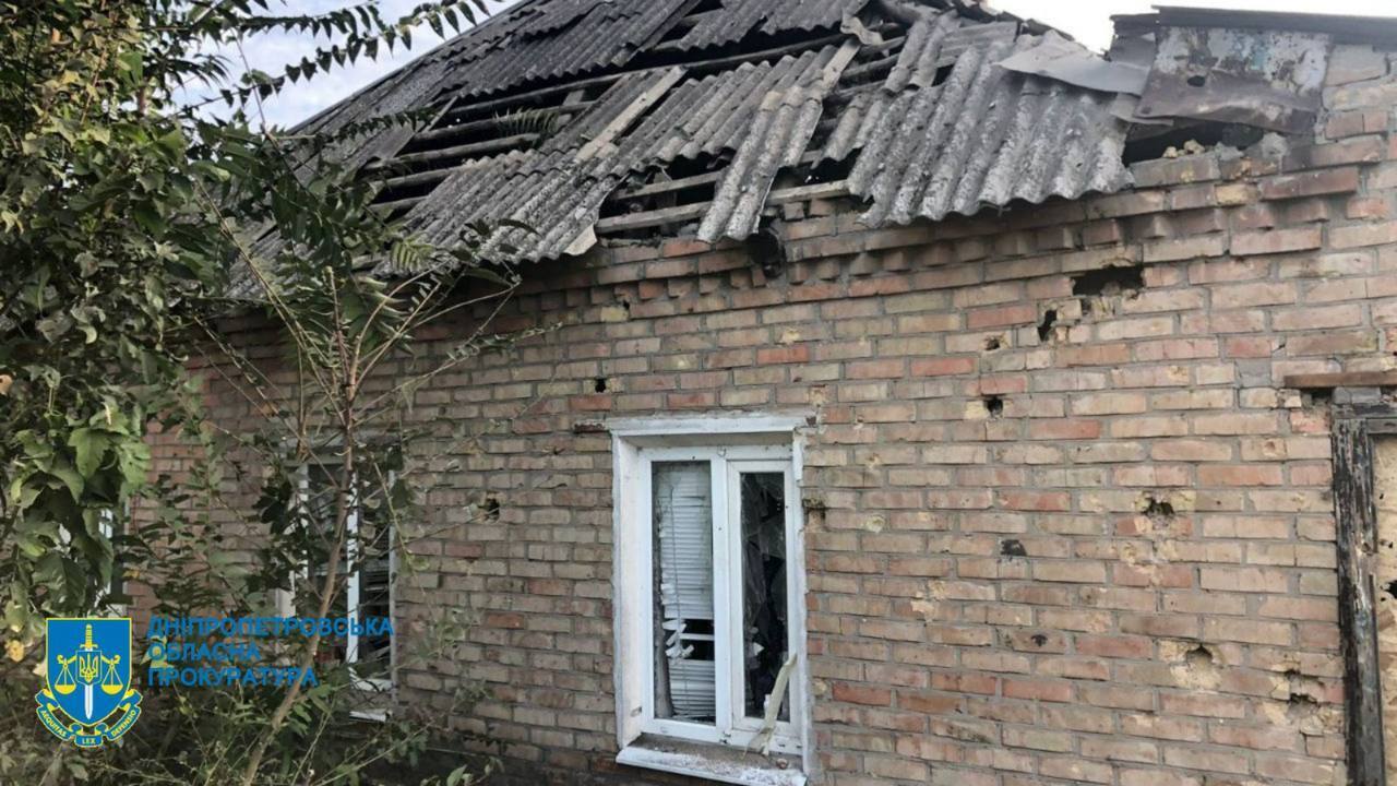 Оккупанты ночью обстреляли Днепропетровщину, есть пострадавшая - фото