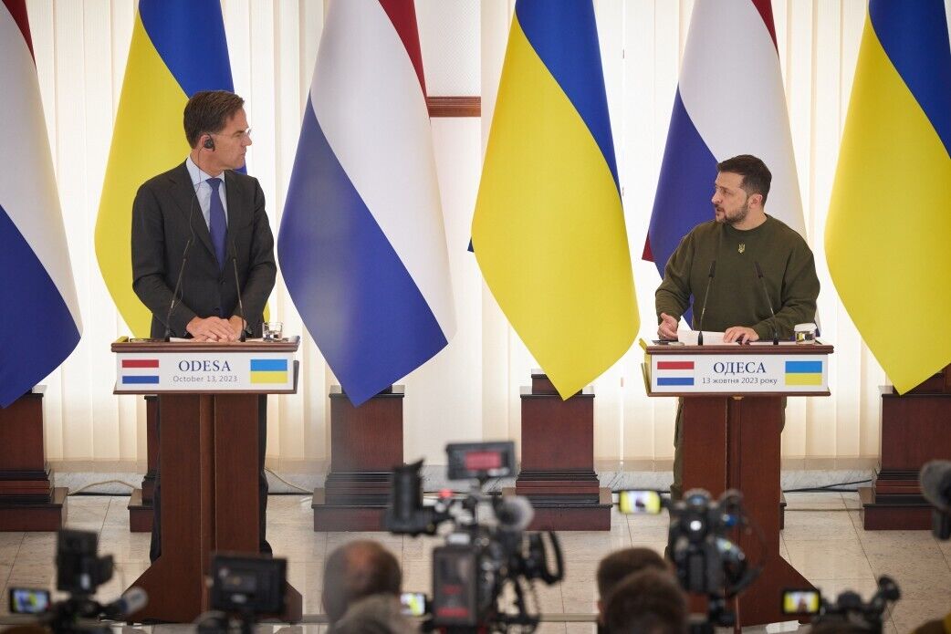 "Есть новое решение для усиления украинской ПВО": Зеленский в Одессе встретился с премьером Нидерландов Рютте. Видео