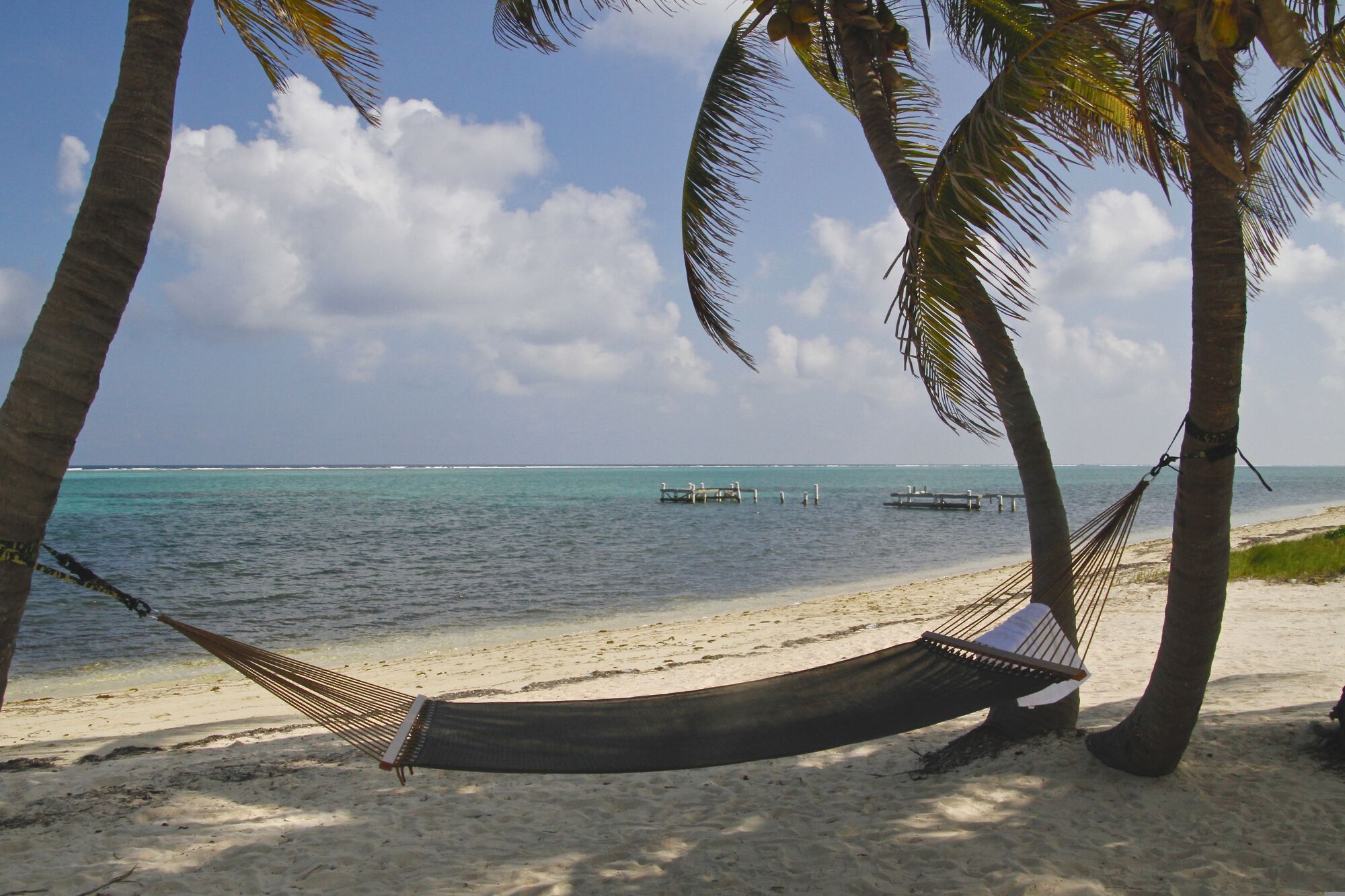 Пиратам Карибского моря и не снилось: какие острова лучше вычеркнуть из списка для посещения