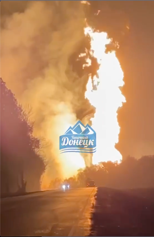 В оккупированном Кутейниково на Донбассе горит газопровод: первые подробности. Фото и видео