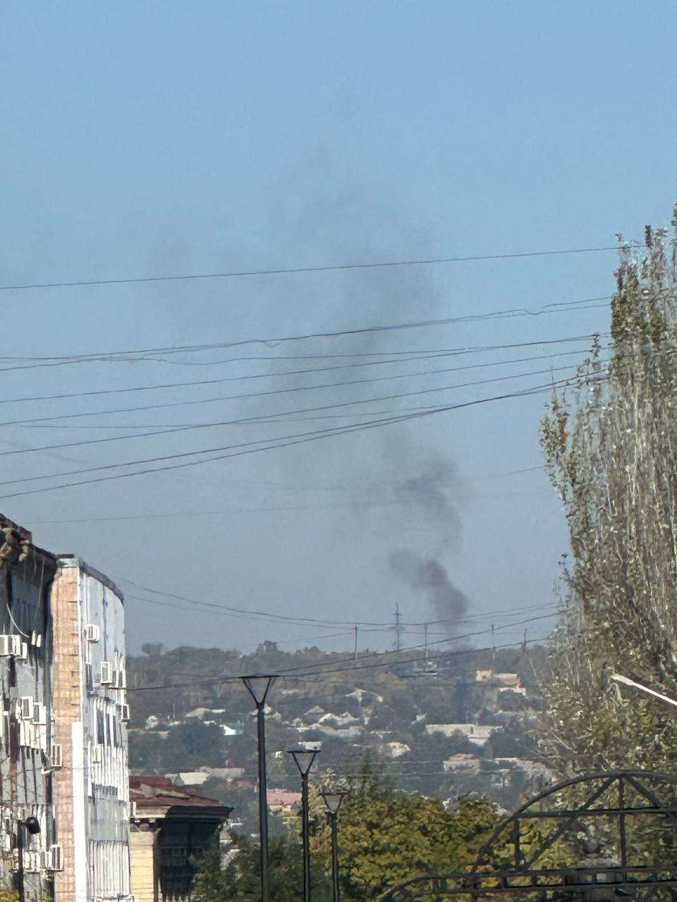 В оккупированном Луганске прогремел взрыв, виднеется дым. Фото