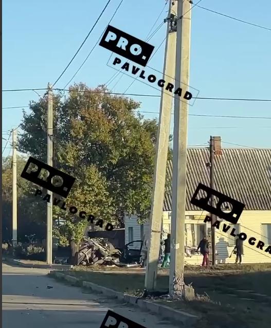 У Павлограді авто  на швидкості влетіло в житловий будинок, є загиблі. Відео