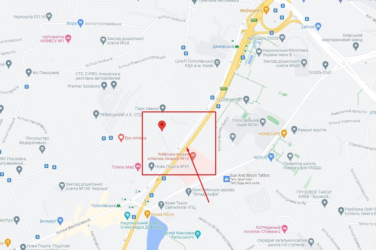 В Киеве в результате ДТП в машине зажало женщину: пострадавшую из авто деблокировали спасатели. Фото и подробности