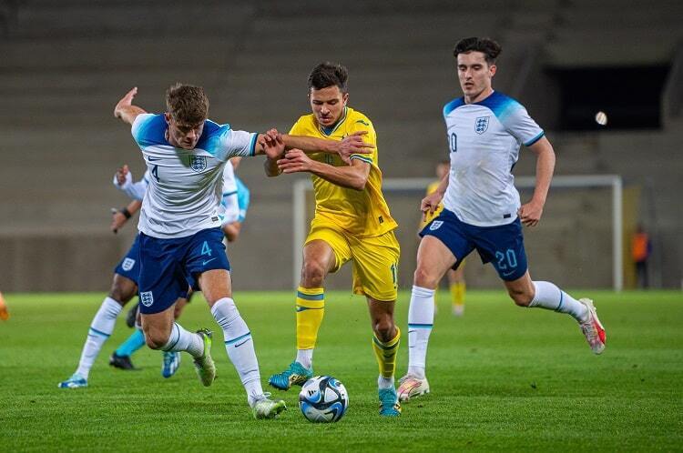 Збірна України обіграла Англію у відборі Євро U-21, забивши переможний гол в останній атаці. Відео