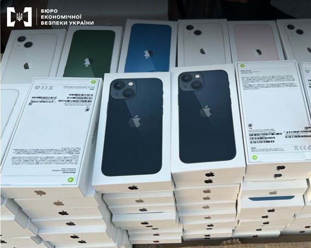 Контрабанда техники Apple в Украине: дело о "ничейных смартфонах" направили в суд