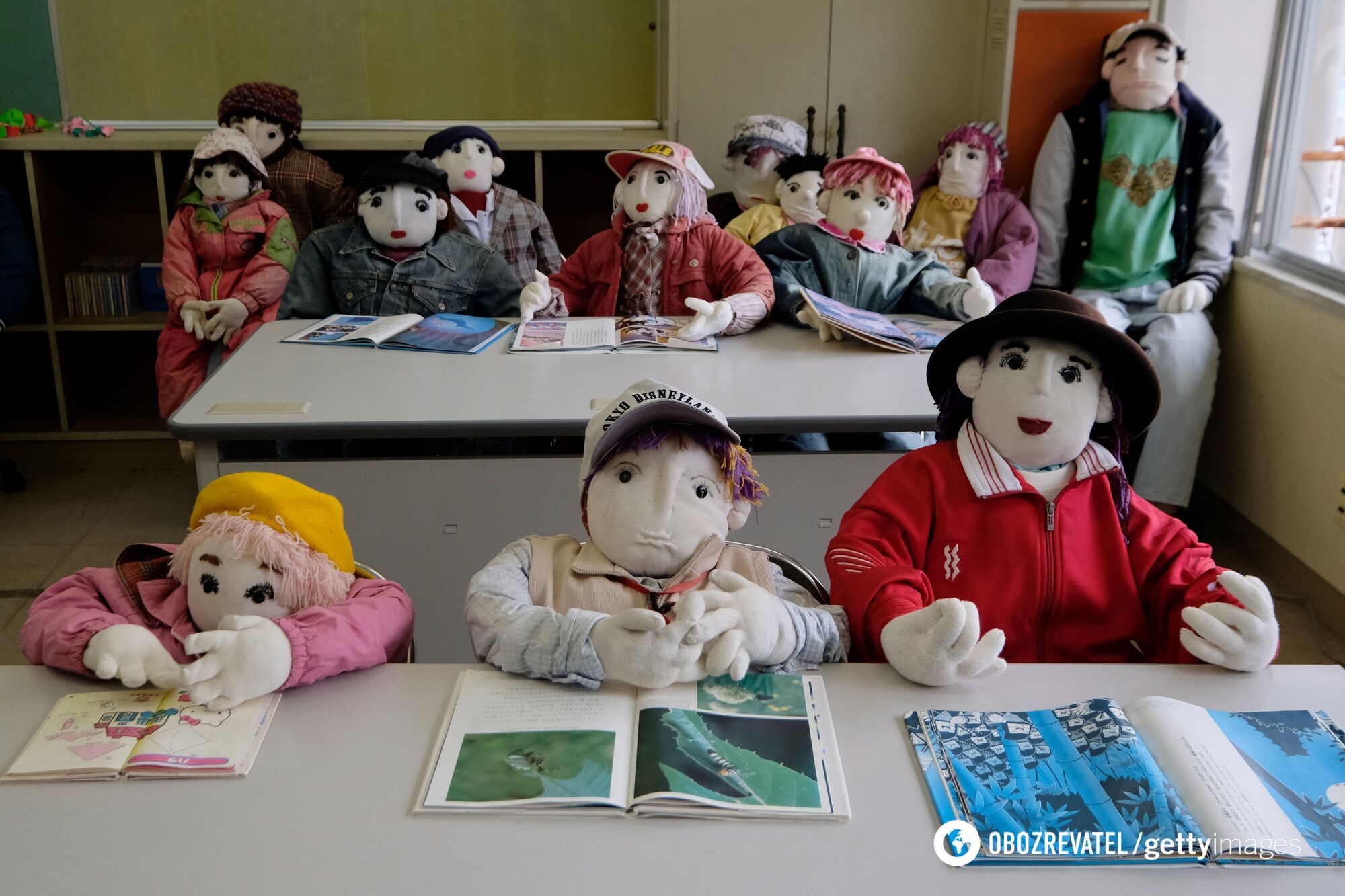Село Нагоро в Японії назвали одним із найстрашніших місць у світі: там "живе" 350 моторошних ляльок. Фото