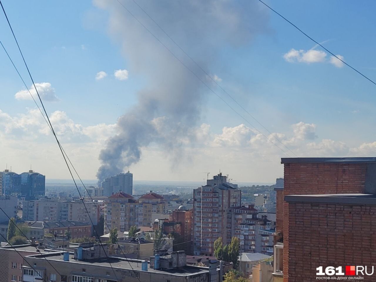 Дим було видно у різних районах міста