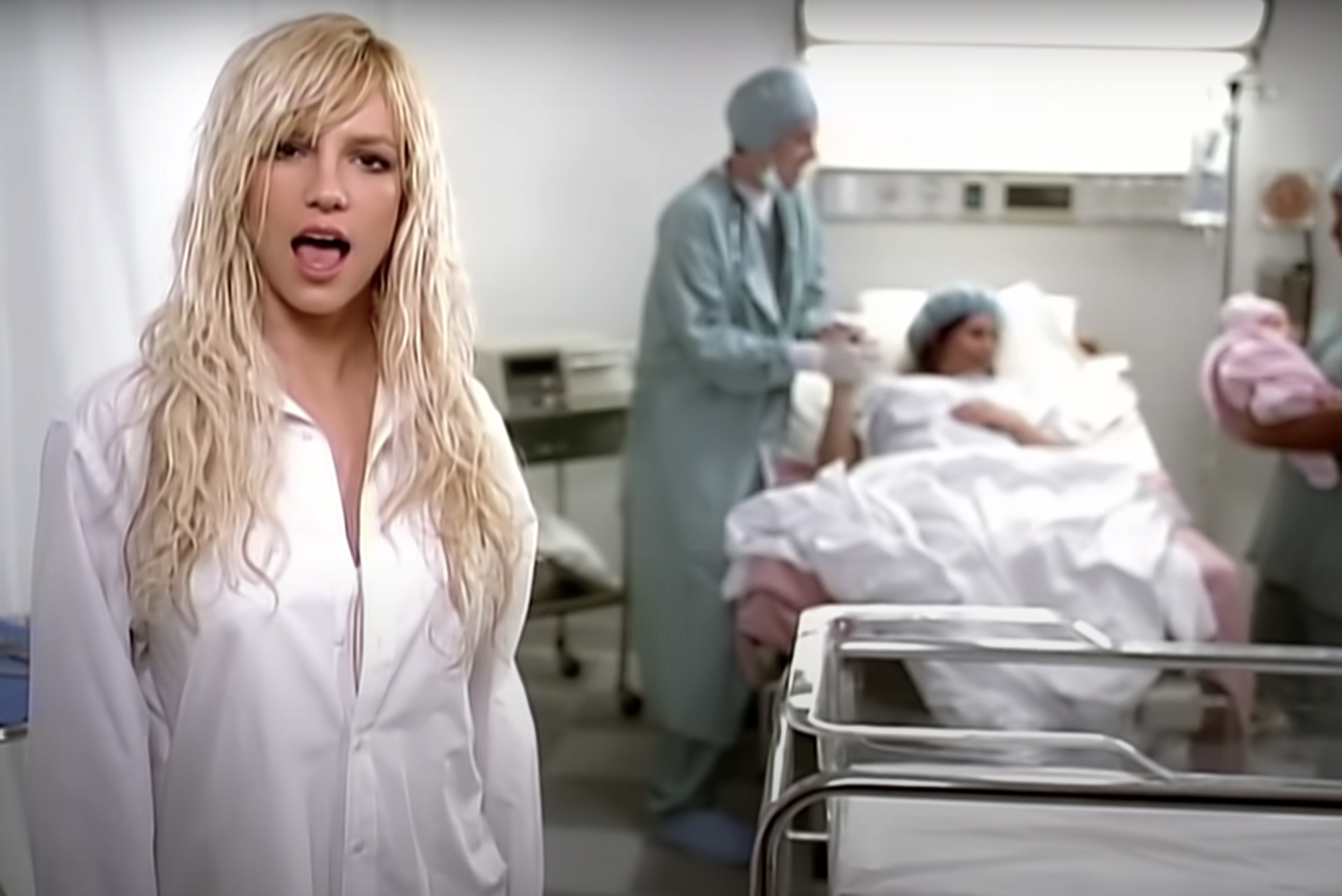 Фанати Брітні Спірс знайшли натяк на аборт від Джастіна Тімберлейка в пісні Everytime. Відео 